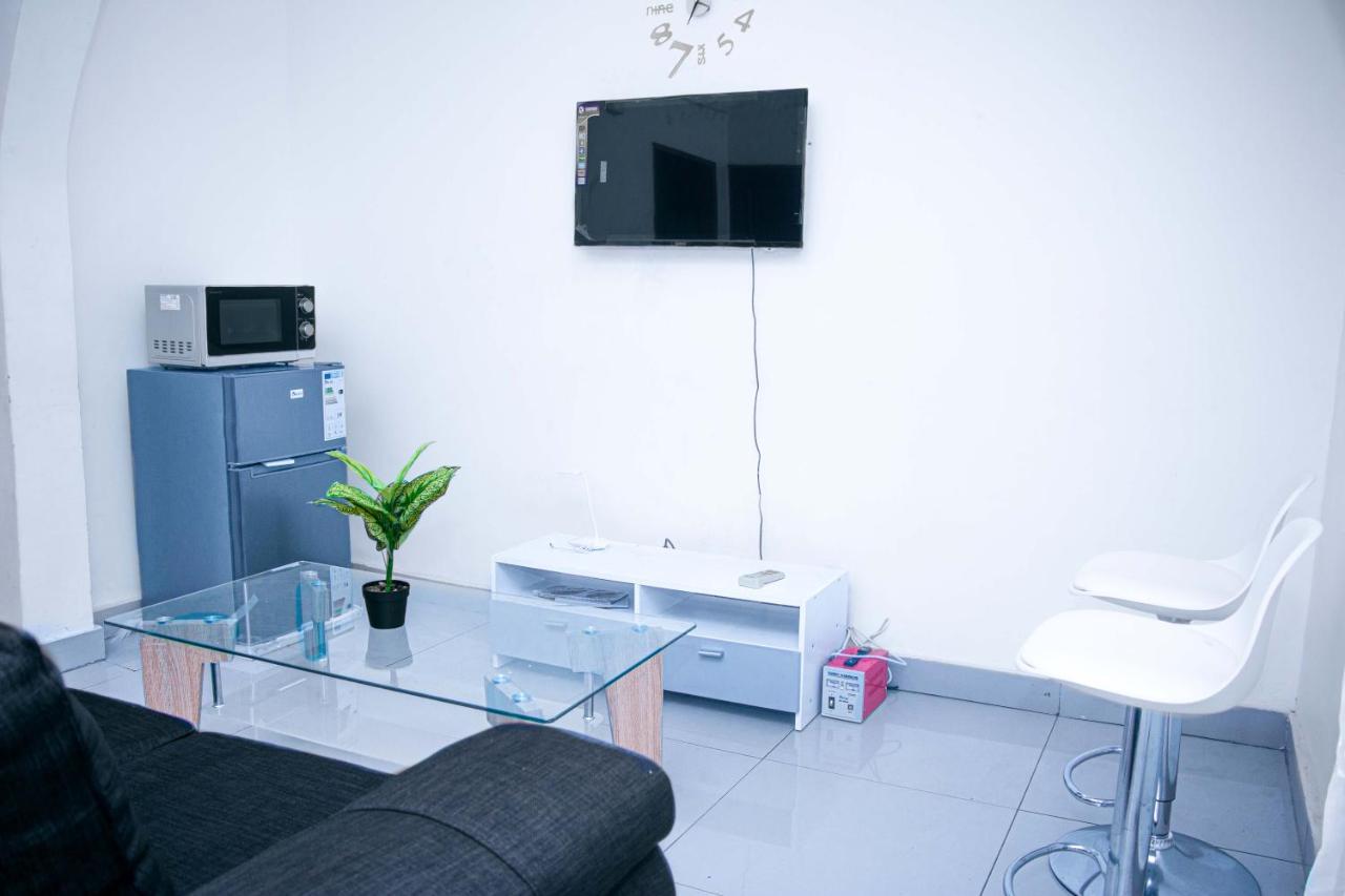 Naiveli-Palm Appartement Meuble Sobre Et Chic Douala Exterior foto